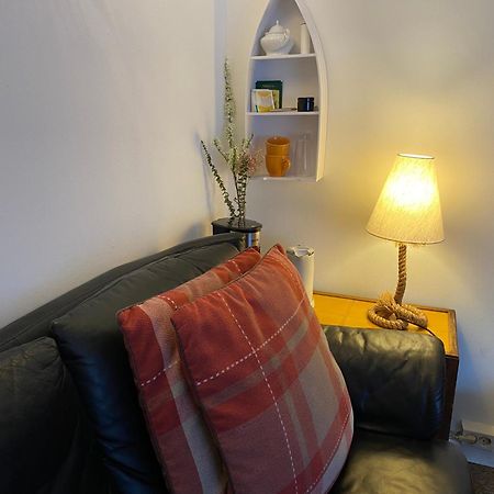 Privartzimmer 'Ausfahrt Freihalten' フースム エクステリア 写真