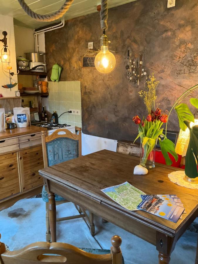 Privartzimmer 'Ausfahrt Freihalten' フースム エクステリア 写真