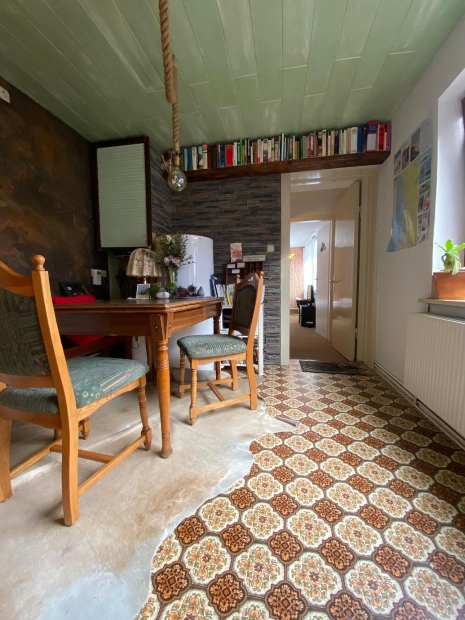 Privartzimmer 'Ausfahrt Freihalten' フースム エクステリア 写真